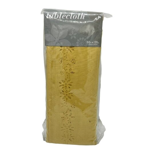 Poinsettia Cutwork Oblong Tablecloth 60"x 120" Gold New in Package‎ - Picture 2 of 5